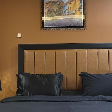 Goldcrest Luxury Apartments Лахор Екстер'єр фото