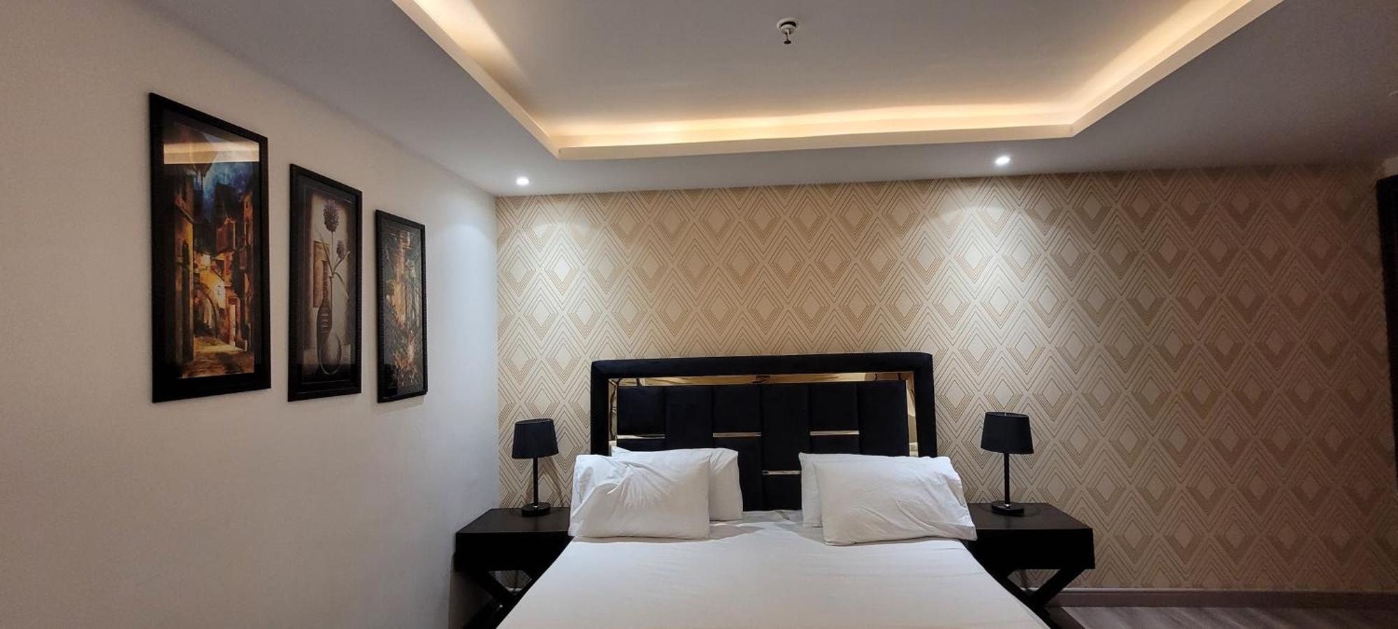 Goldcrest Luxury Apartments Лахор Екстер'єр фото