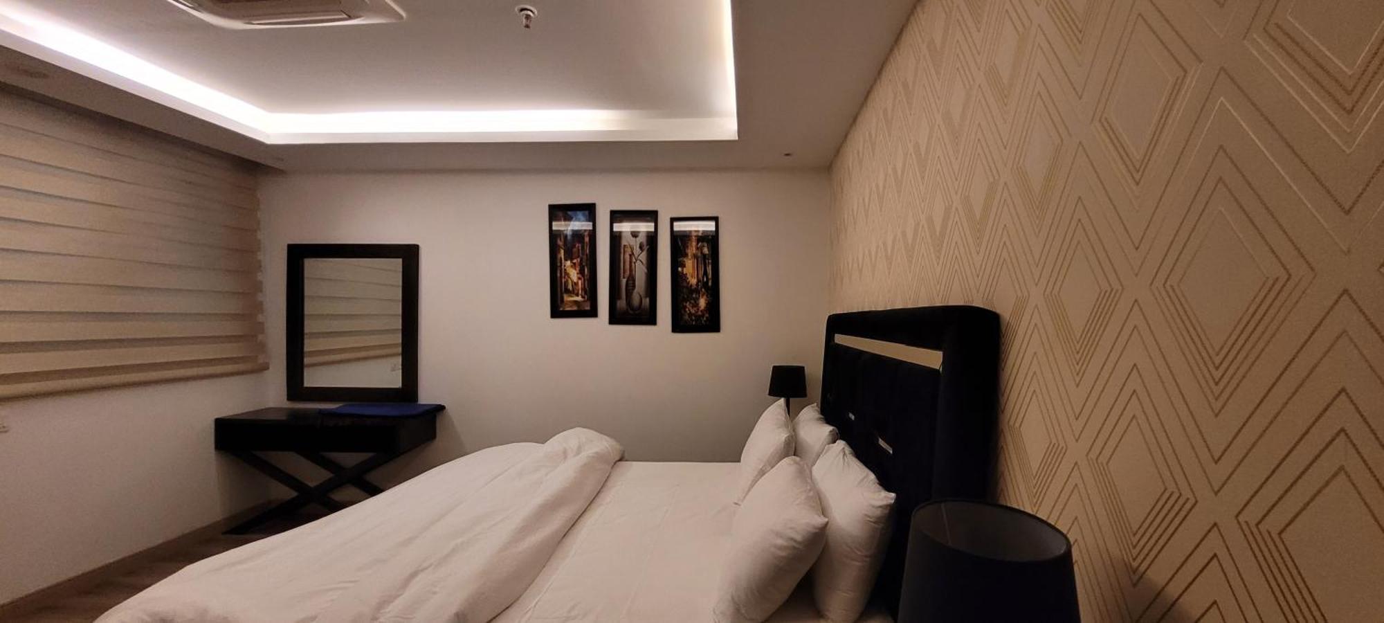 Goldcrest Luxury Apartments Лахор Екстер'єр фото