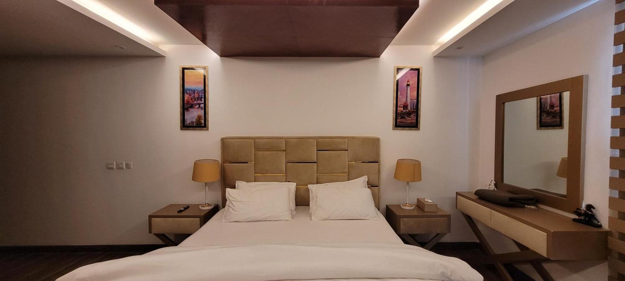 Goldcrest Luxury Apartments Лахор Екстер'єр фото