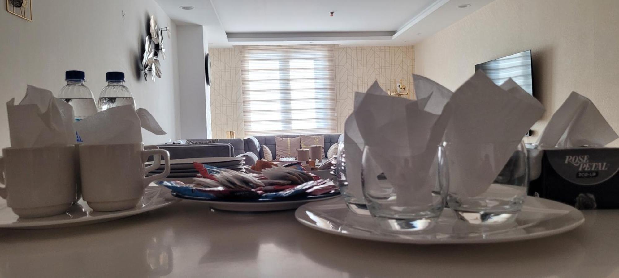 Goldcrest Luxury Apartments Лахор Екстер'єр фото