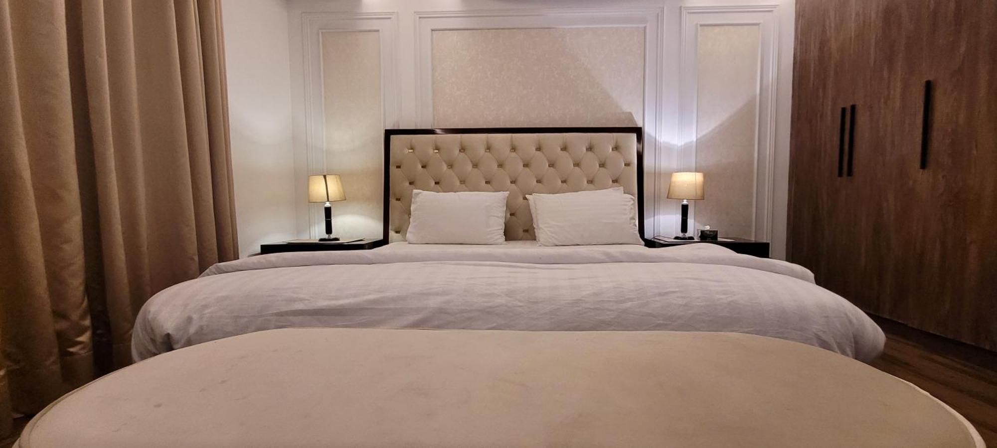 Goldcrest Luxury Apartments Лахор Екстер'єр фото