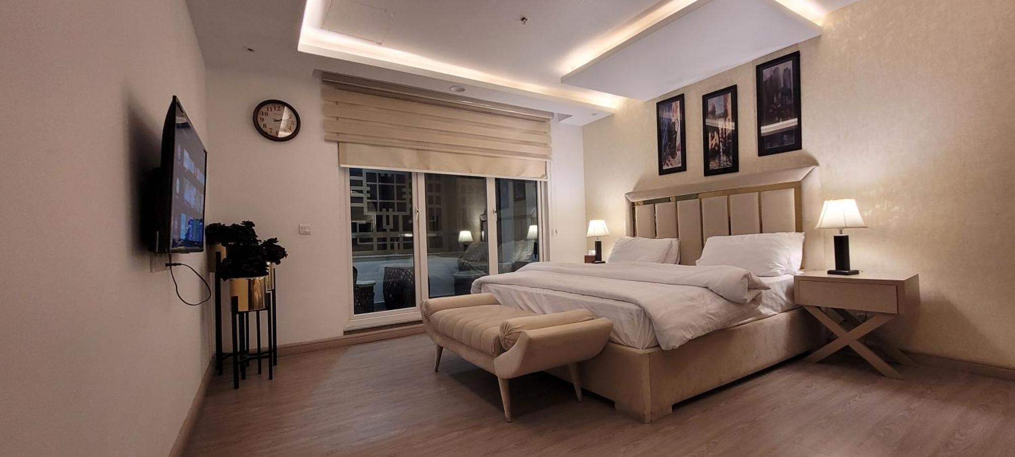 Goldcrest Luxury Apartments Лахор Екстер'єр фото